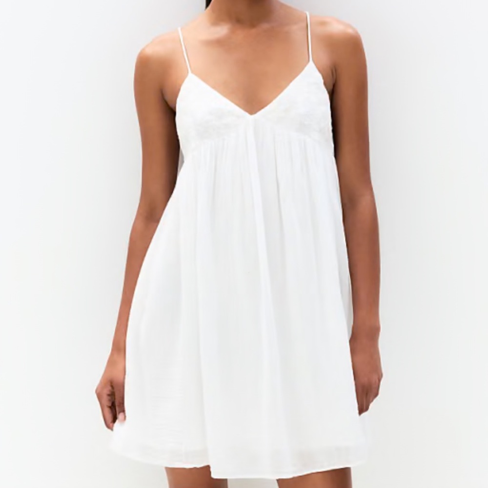 Pull&Bear embroidered mini dress - Picture 2 of 15